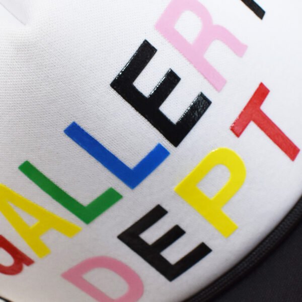 GALLERY DEPT. MULTICOLOR LOGO TRUCKER WHITE/BLACK